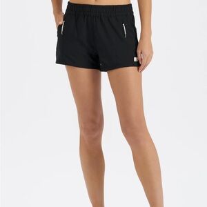 Vuori “dash” shorts . Women’s small 3”rise. Blk Light 2 zip pockets  . Anti odor